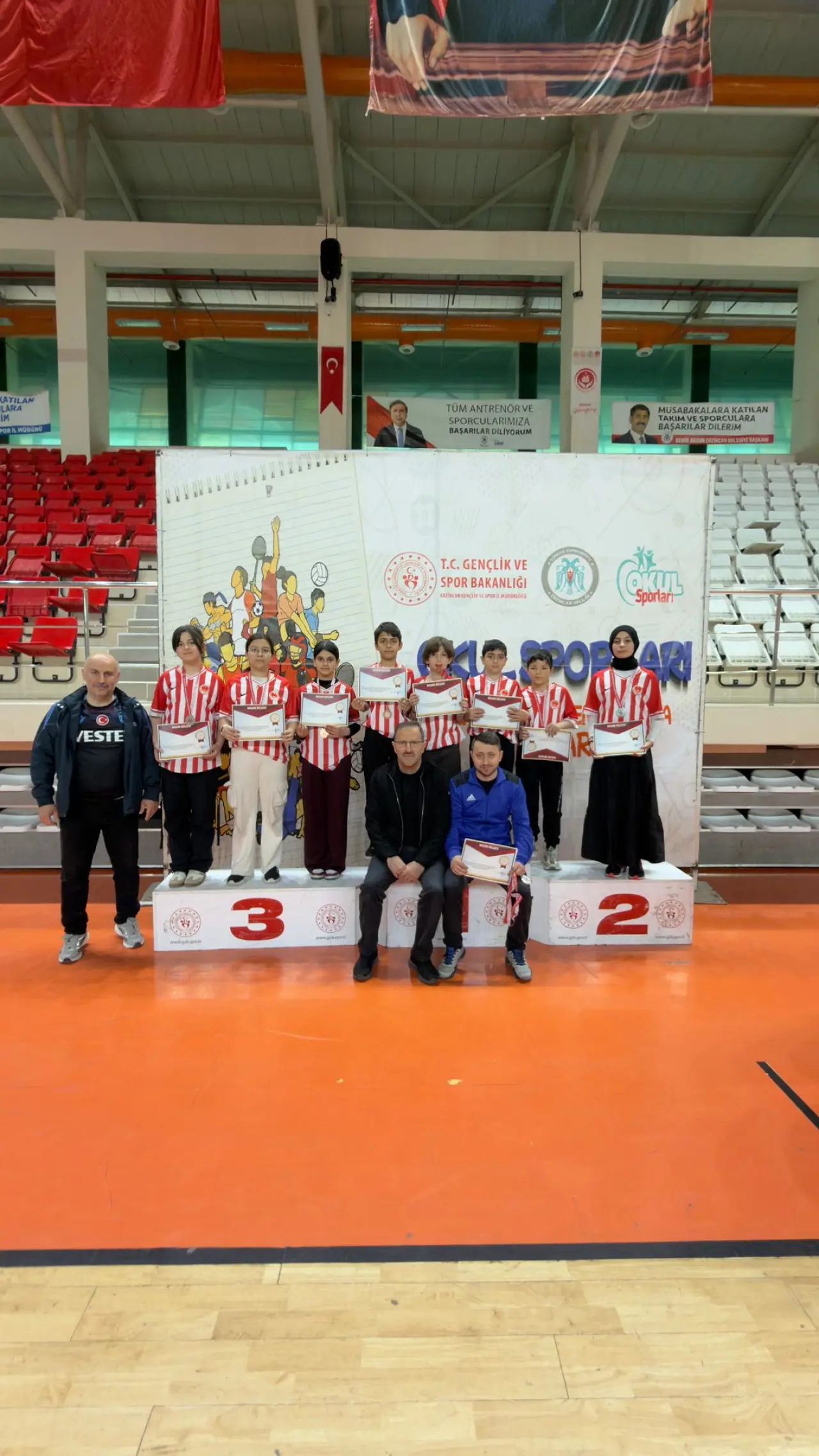 Gümüşhaneli Öğrenciler Floor Curling Bölge Yarışmalarında Şampiyon Oldu 8