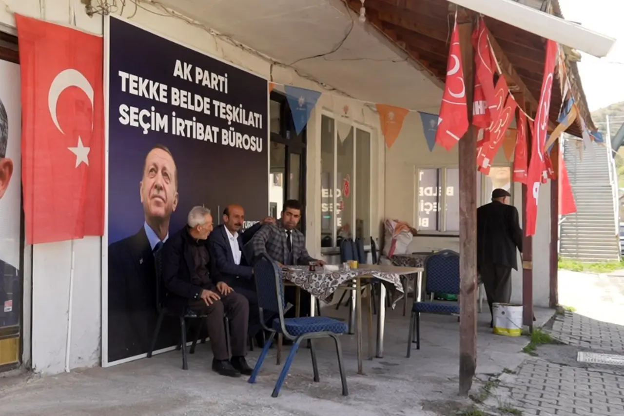 Gümüşhane'nin 3 bin seçmenli Tekke beldesinde 11 adaylı seçim yarışı 7