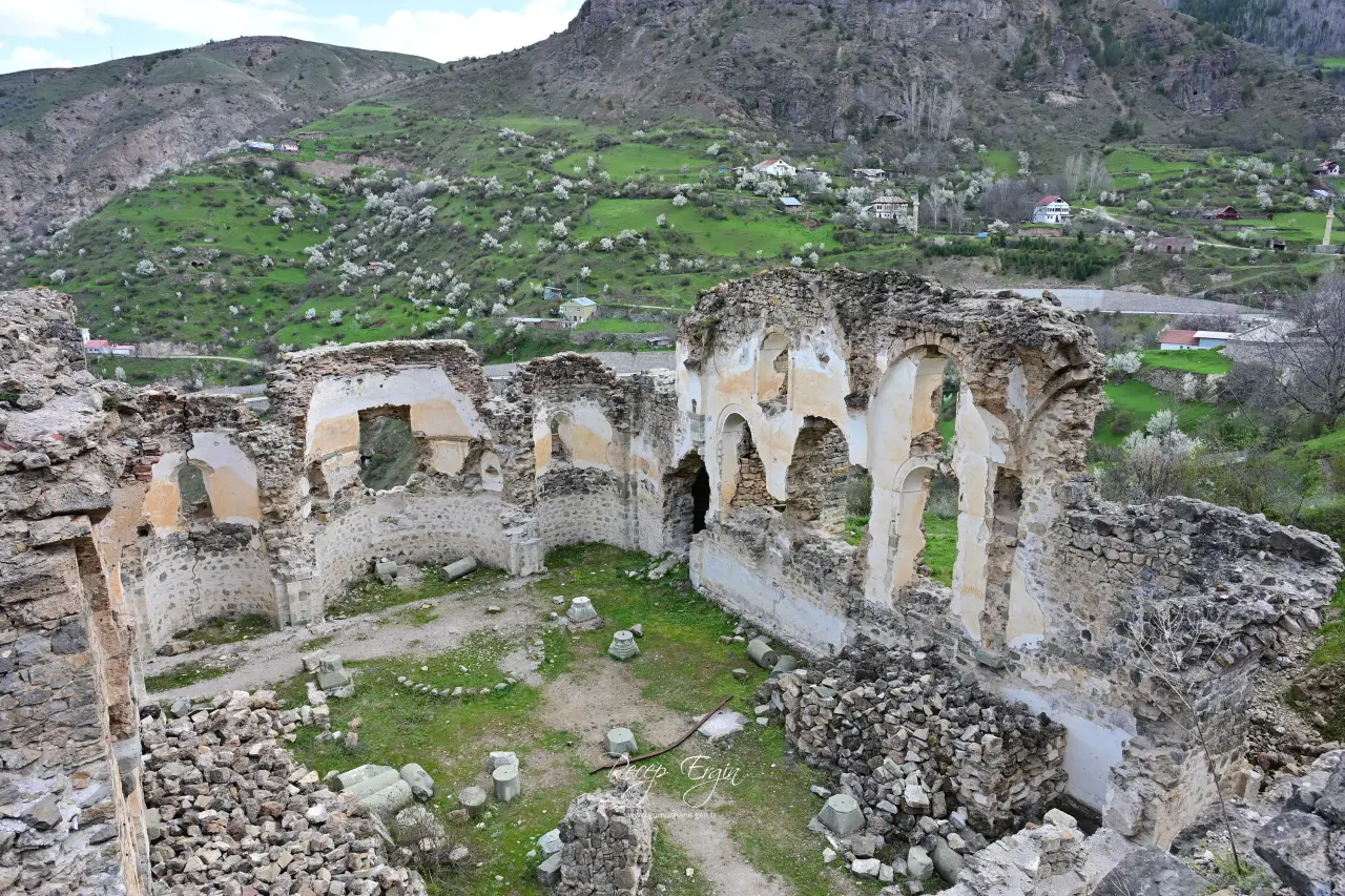 Gümüşhane’nin "Eski Şehri" Süleymaniye baharın renklerine teslim oldu 16