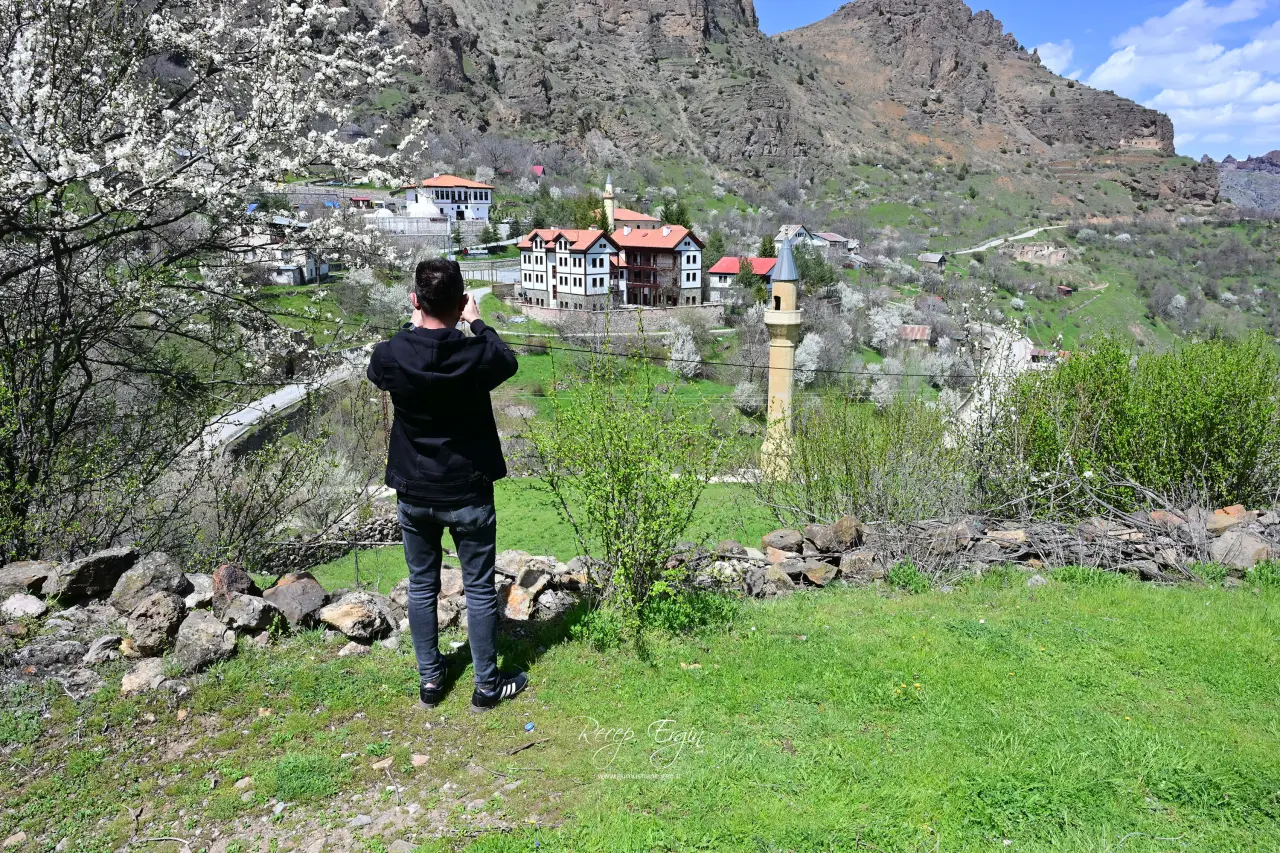 Gümüşhane’nin "Eski Şehri" Süleymaniye baharın renklerine teslim oldu 31