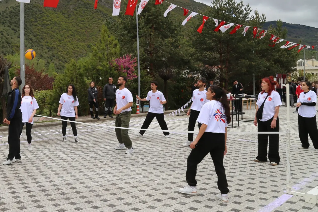 Günifest’te İlk Gün Coşkusu Kampüsü Sardı 4
