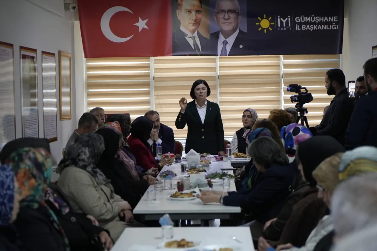 İYİ Parti Genel Başkan Yardımcısı Ofluoğlu Gümüşhane’de partililerle buluştu 4