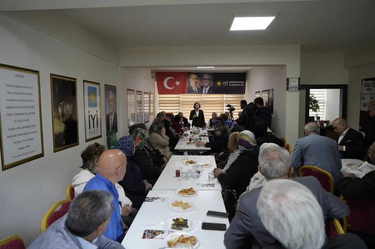 İYİ Parti Genel Başkan Yardımcısı Ofluoğlu Gümüşhane’de partililerle buluştu 3