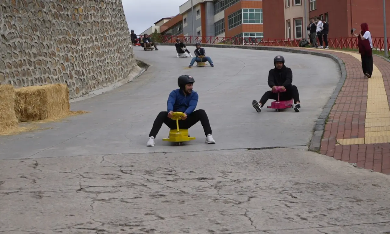 Kampüste Adrenalin Tavan Yaptı: Rampadan Aşağı Son Sürat İndiler! 8