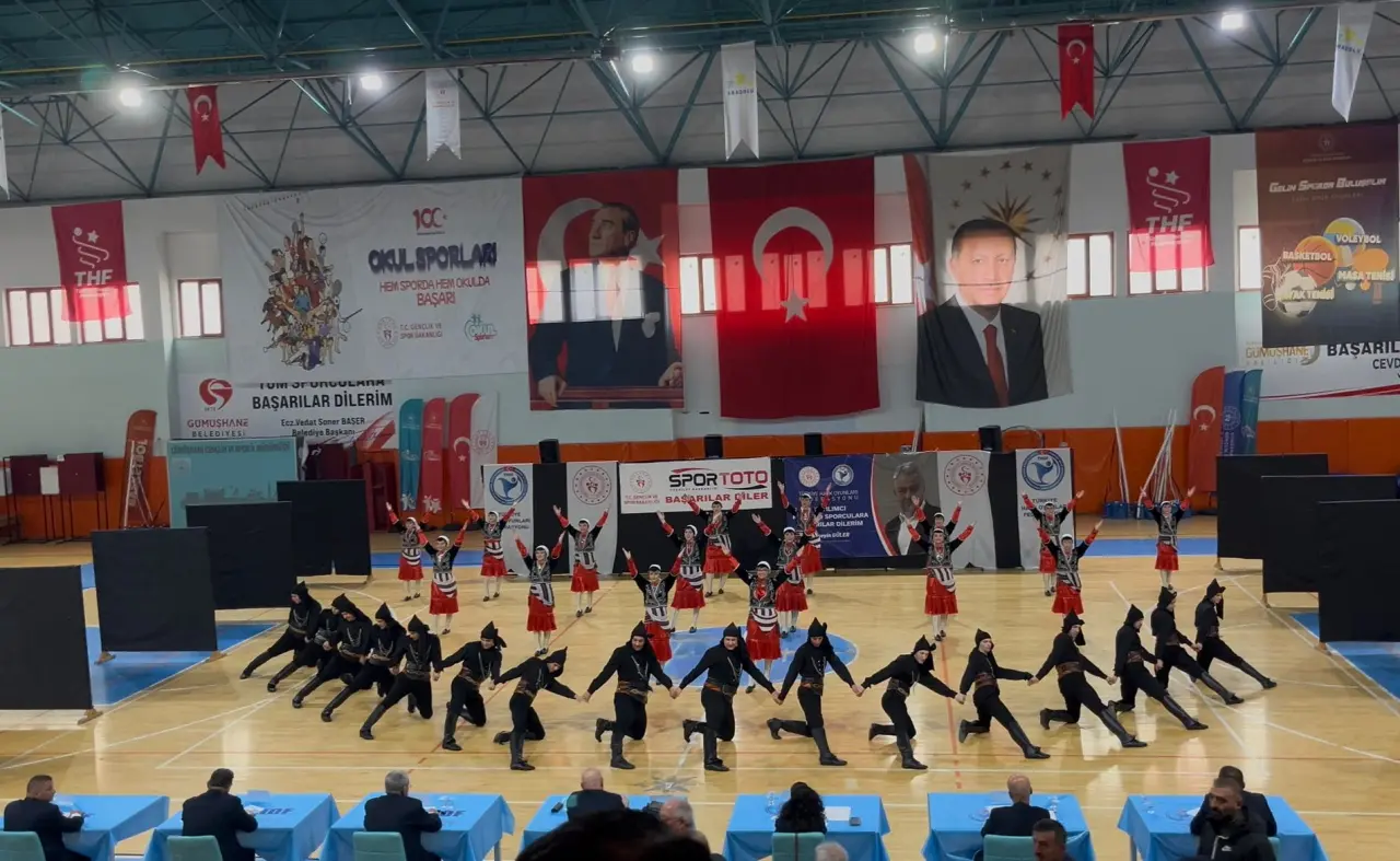 Karadeniz’in Efendisi Gümüşhane! Rakiplerini Tek Tek Eleyip Şampiyonluk Kürsüsüne Çıktılar 2