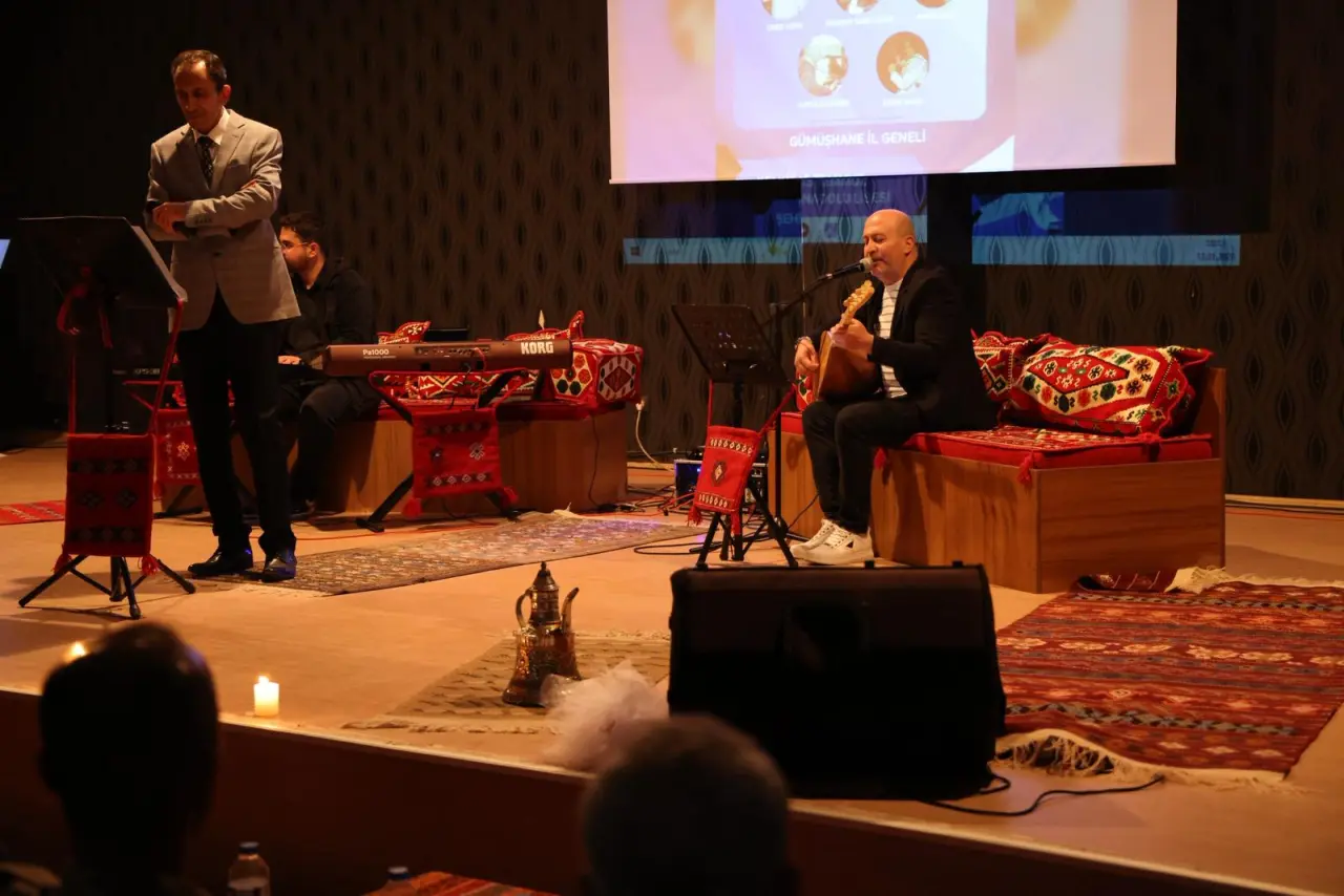 Kelkit’te Kültürel Miras Rüzgarı: "Gönülden Süzülen Ezgiler" Programı Büyük İlgi Gördü 39
