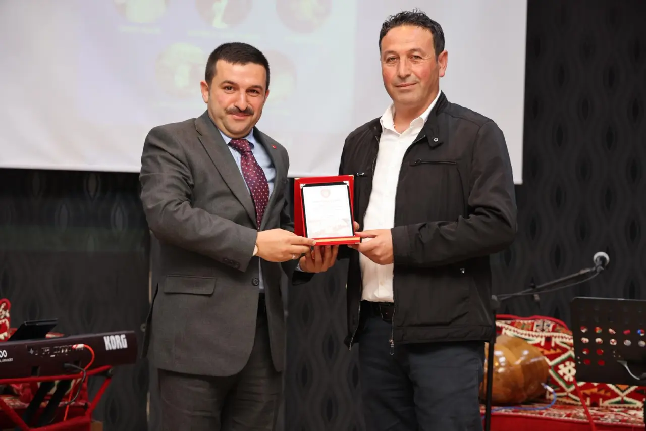 Kelkit’te Kültürel Miras Rüzgarı: "Gönülden Süzülen Ezgiler" Programı Büyük İlgi Gördü 9