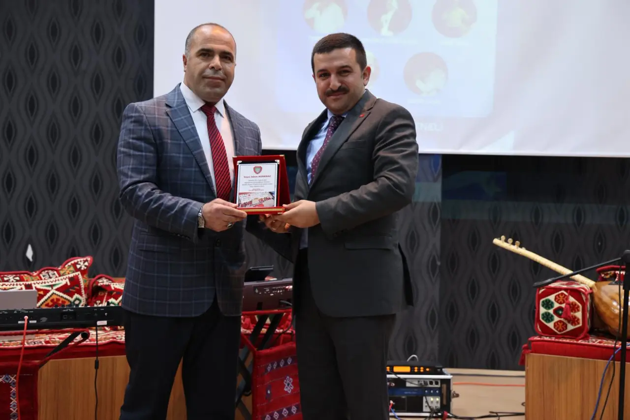 Kelkit’te Kültürel Miras Rüzgarı: "Gönülden Süzülen Ezgiler" Programı Büyük İlgi Gördü 21