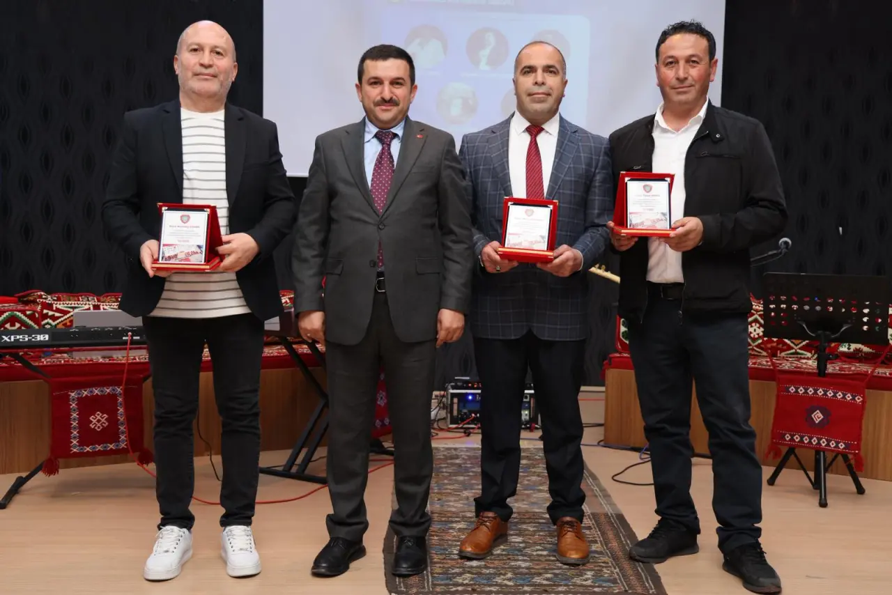 Kelkit’te Kültürel Miras Rüzgarı: "Gönülden Süzülen Ezgiler" Programı Büyük İlgi Gördü 33