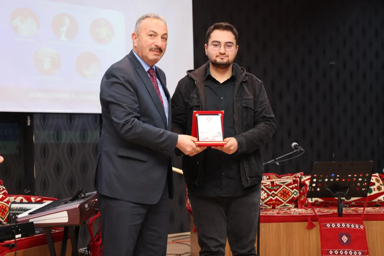 Kelkit’te Kültürel Miras Rüzgarı: "Gönülden Süzülen Ezgiler" Programı Büyük İlgi Gördü 13