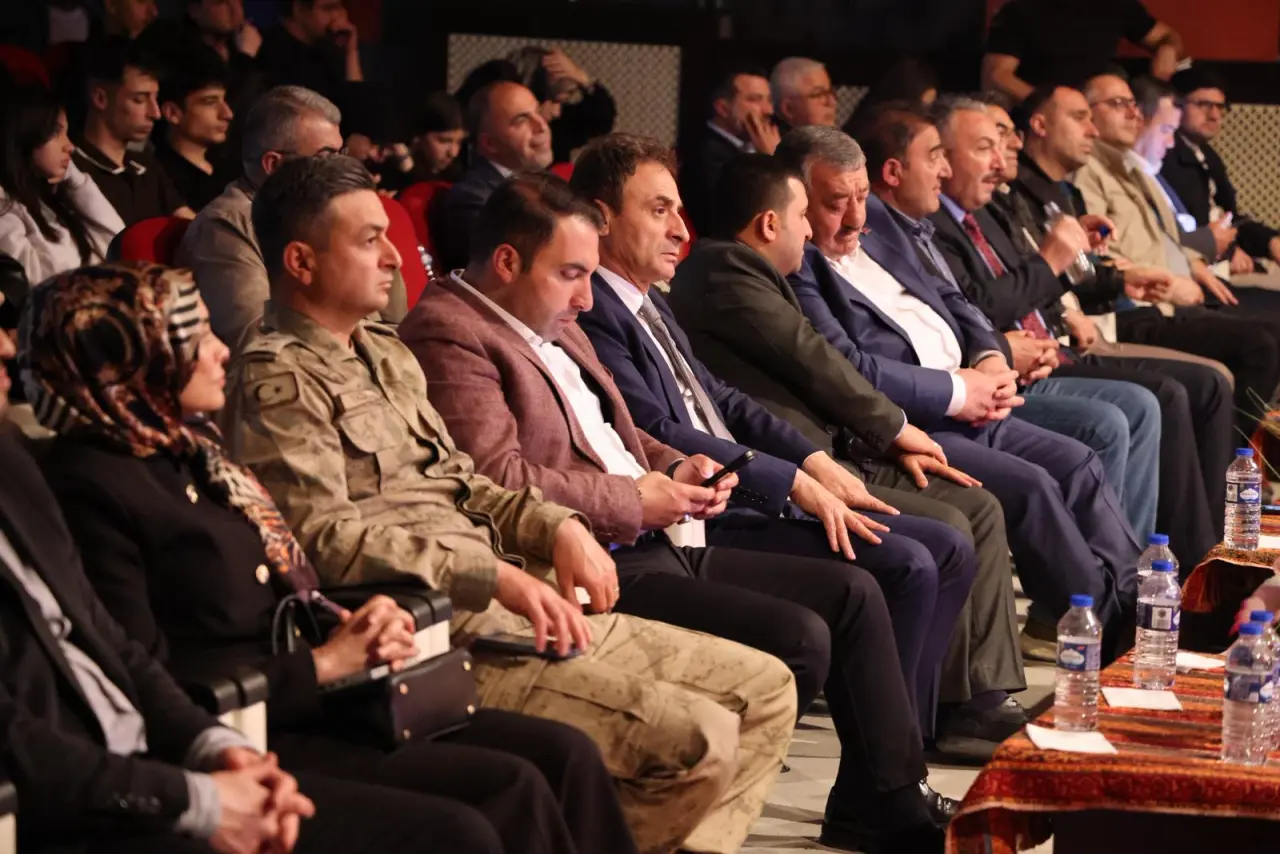 Kelkit’te Kültürel Miras Rüzgarı: "Gönülden Süzülen Ezgiler" Programı Büyük İlgi Gördü 40