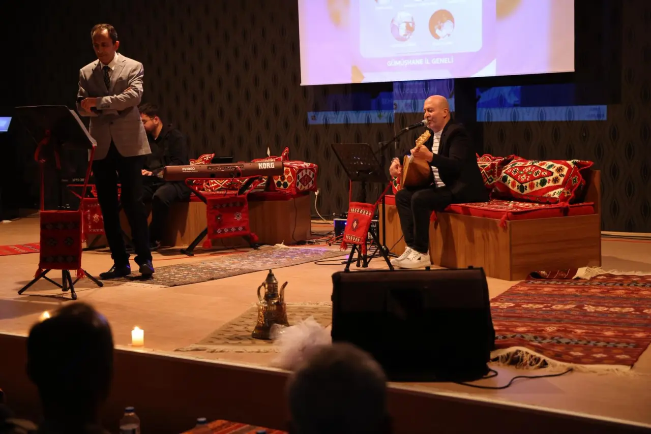 Kelkit’te Kültürel Miras Rüzgarı: "Gönülden Süzülen Ezgiler" Programı Büyük İlgi Gördü 54