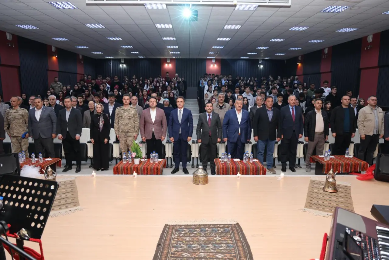 Kelkit’te Kültürel Miras Rüzgarı: "Gönülden Süzülen Ezgiler" Programı Büyük İlgi Gördü 16