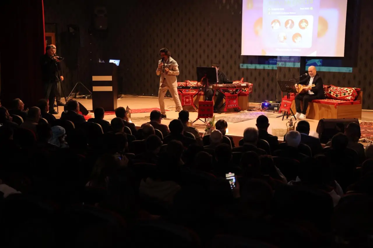 Kelkit’te Kültürel Miras Rüzgarı: "Gönülden Süzülen Ezgiler" Programı Büyük İlgi Gördü 41