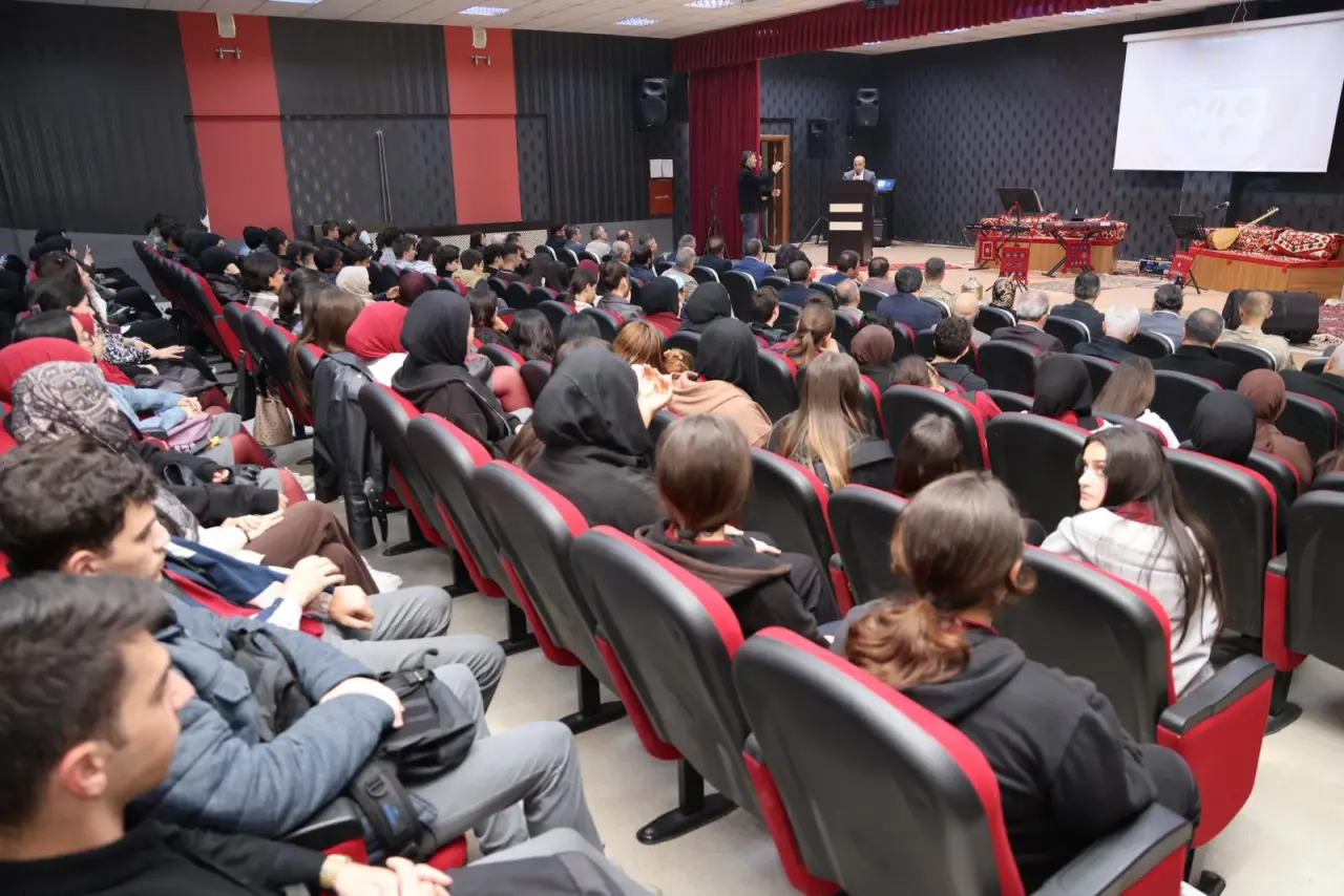 Kelkit’te Kültürel Miras Rüzgarı: "Gönülden Süzülen Ezgiler" Programı Büyük İlgi Gördü 5