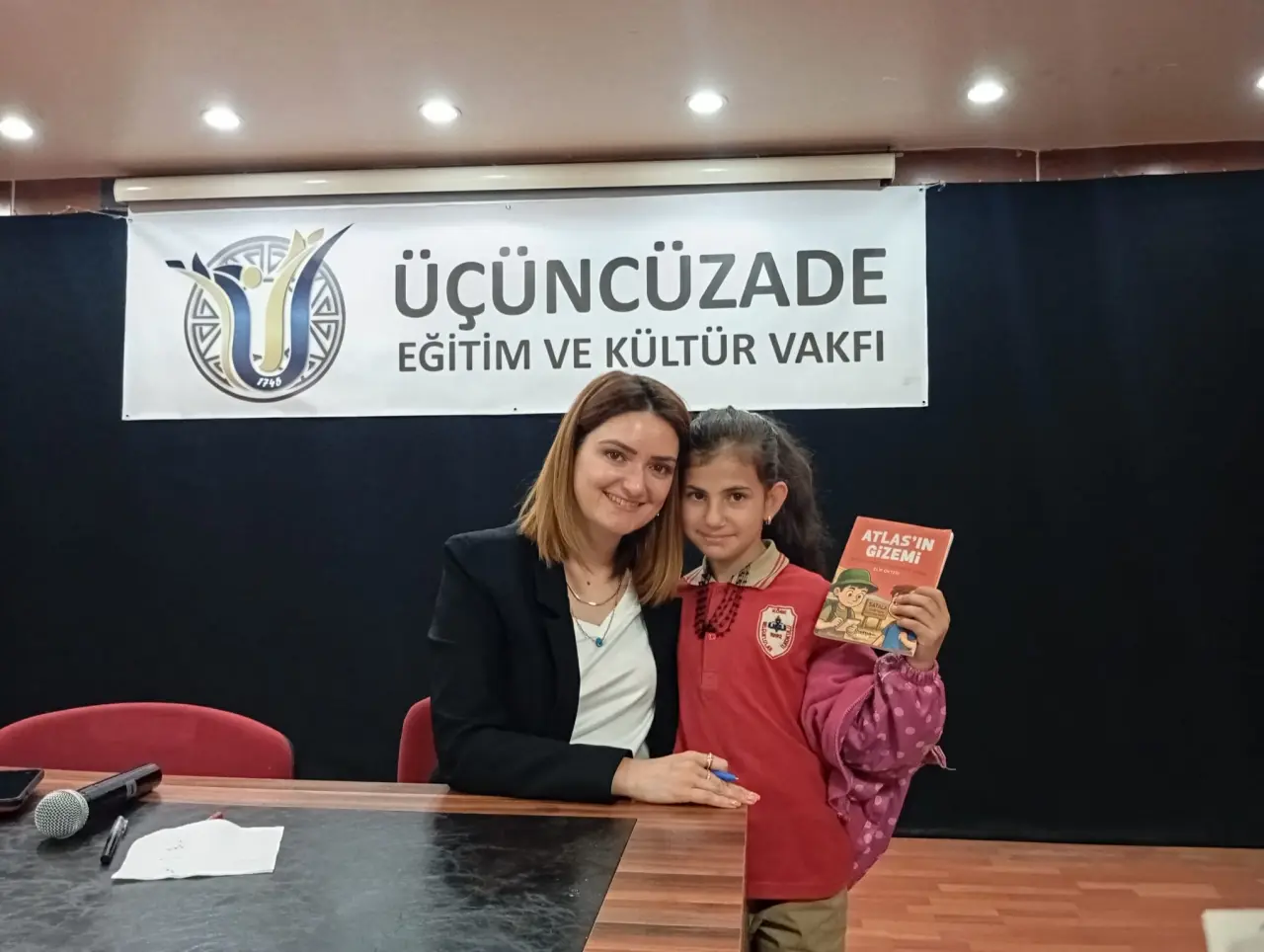 Köse'de Kitabı Okuyan Ödülü Kaptı: Liselilerin Yoğun İlgi Gösterdiği Yazar Yeni Müjdeyi Verdi! 14