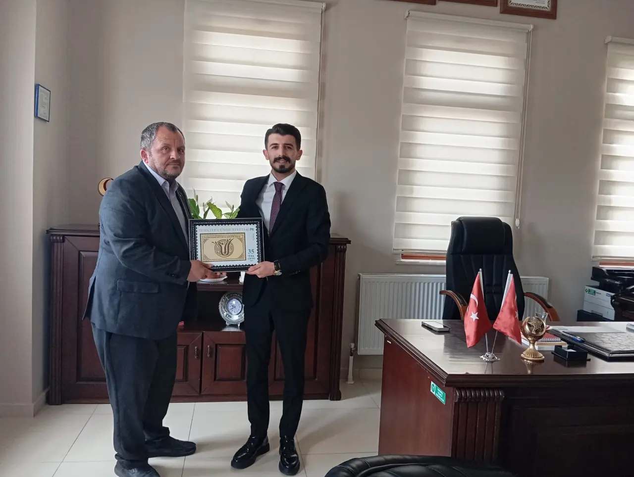 Köse'de Kitabı Okuyan Ödülü Kaptı: Liselilerin Yoğun İlgi Gösterdiği Yazar Yeni Müjdeyi Verdi! 30