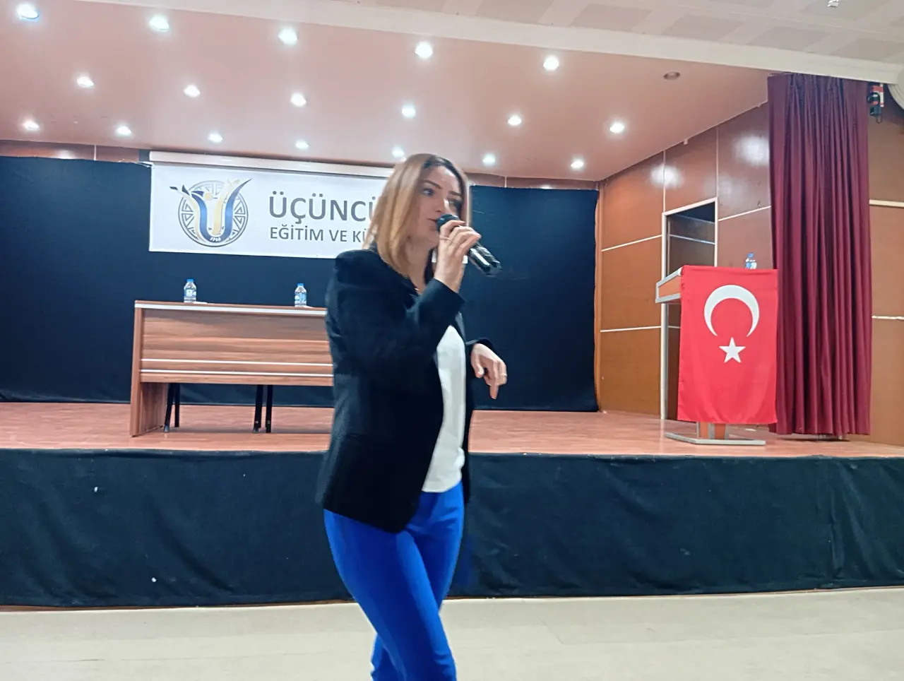 Köse'de Kitabı Okuyan Ödülü Kaptı: Liselilerin Yoğun İlgi Gösterdiği Yazar Yeni Müjdeyi Verdi! 24