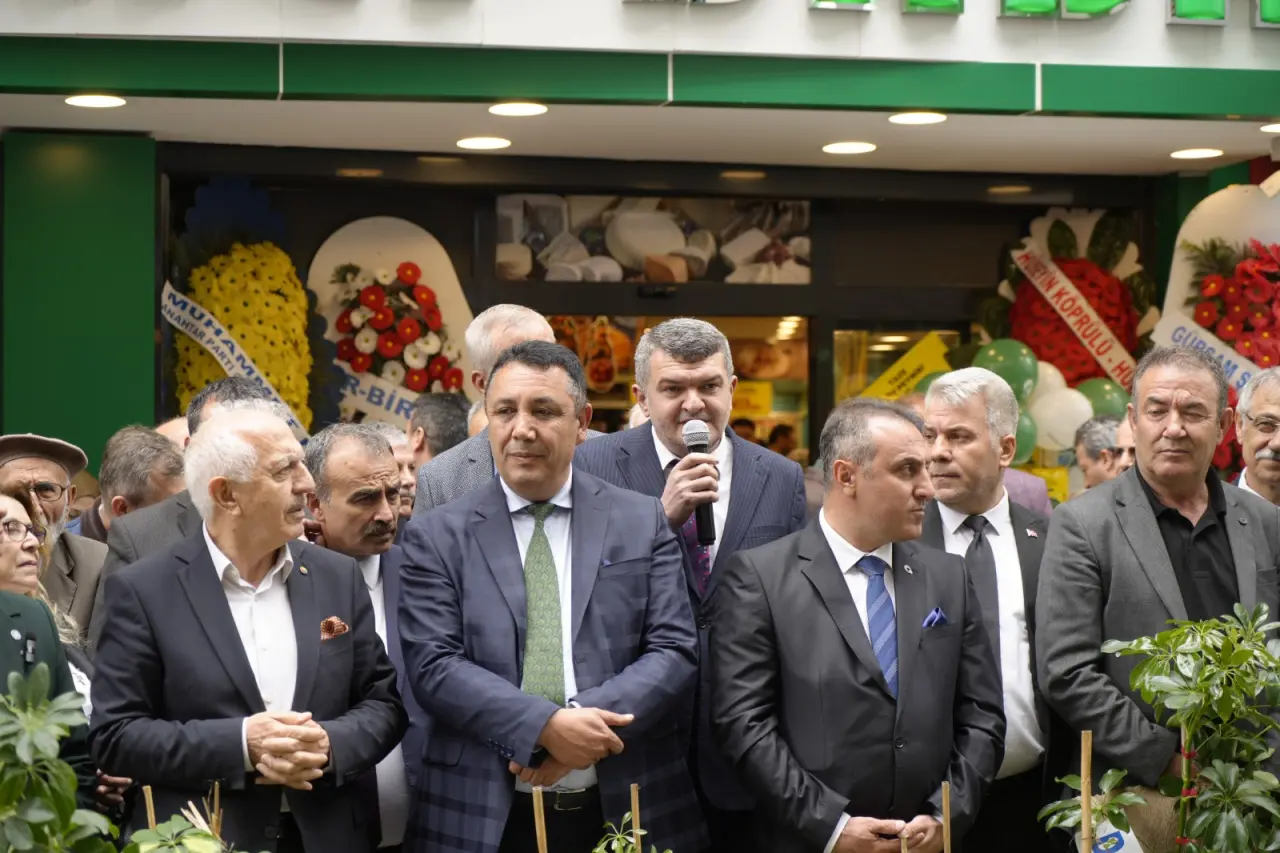 Peynirci Baba'nın 182. Mağazası Gümüşhane'de Hizmete Açıldı 7