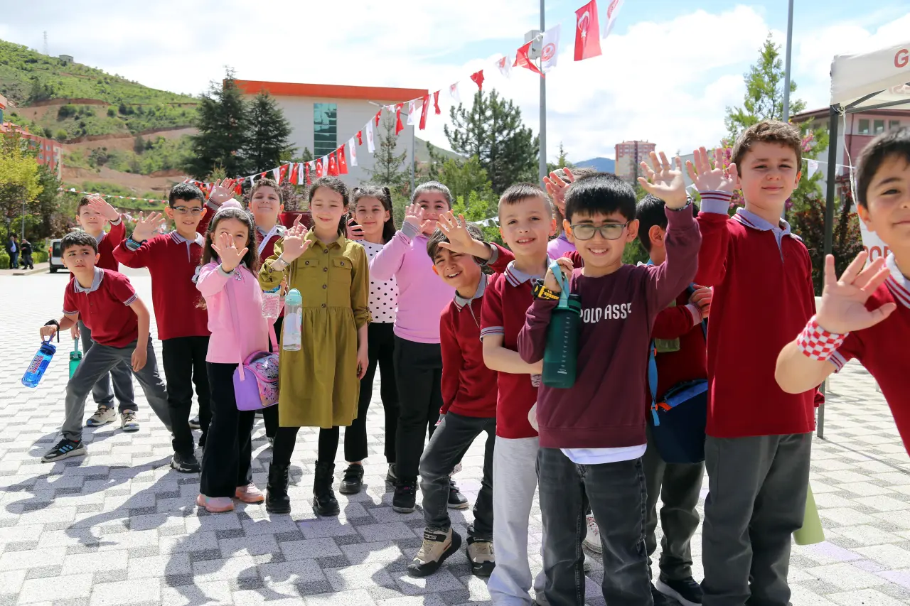 Gümüşhane Üniversitesi Ev Sahipliğinde İkinci Çocuk Oyun Şenliği Gerçekleştirildi 1