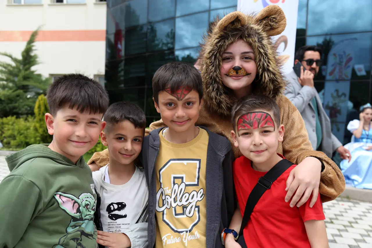 Gümüşhane Üniversitesi Ev Sahipliğinde İkinci Çocuk Oyun Şenliği Gerçekleştirildi 5