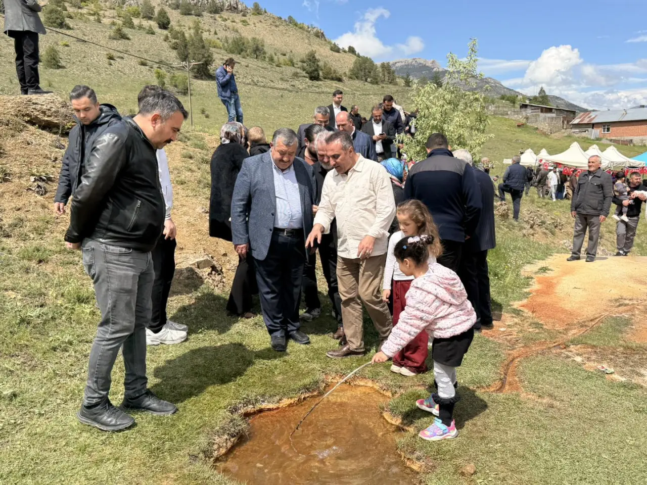 Şehrin Pamukkalesi'nde Asırlık Gelenek Yeniden Canlandı! Ayazma Taşı İçin Yeraltı Radarları Devreye Girdi 4