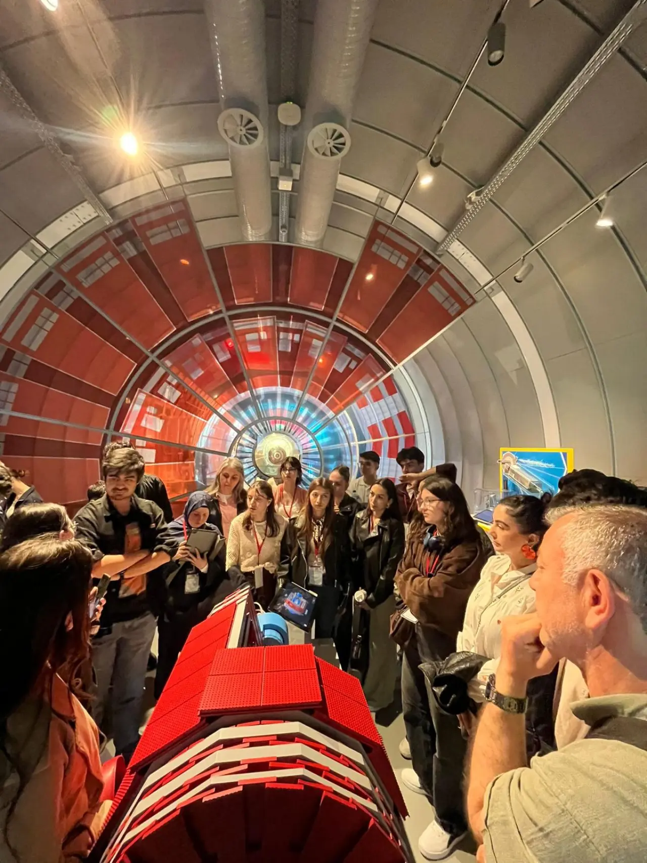 Türk Telekom Fen Lisesi 'Zirve'yi CERN Laboratuvarlarına Taşıdı 11