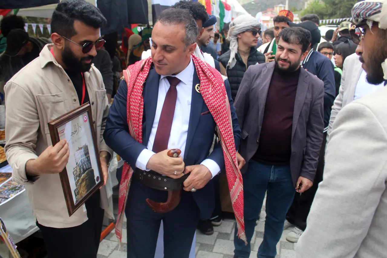 Gümüşhane'de Renkli Görüntüler! 17 Ülkenin Öğrencileri Aynı Sahnede Buluştu 2