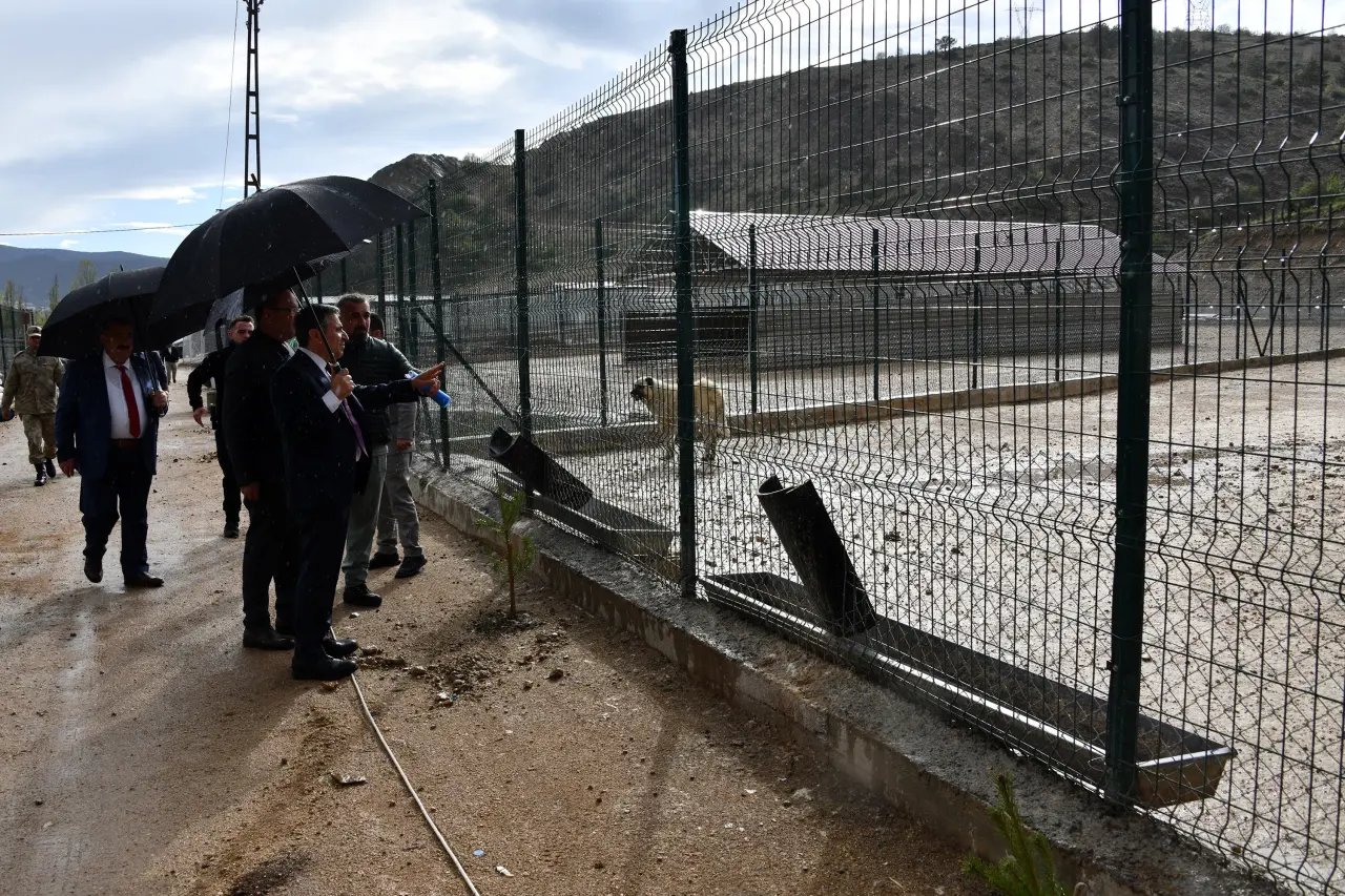 Vali Cevdet Atay Kelkit ilçesinde geniş kapsamlı incelemelerde bulundu 34