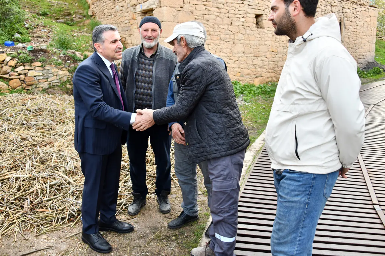 Vali Cevdet Atay Kelkit ilçesinde geniş kapsamlı incelemelerde bulundu 45