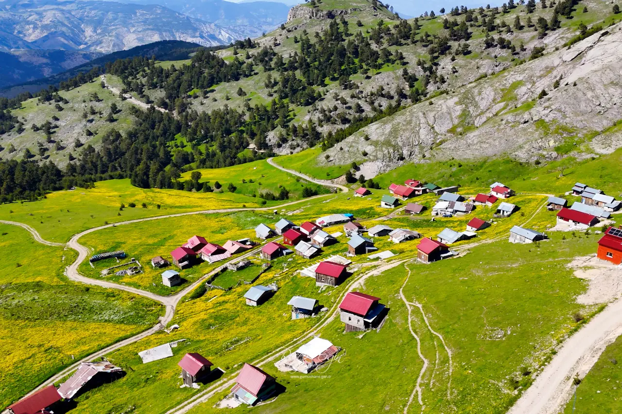 Bin 950 Metrede Görsel Şölen: Görenler Dönüp Bir Daha Bakıyor! 33