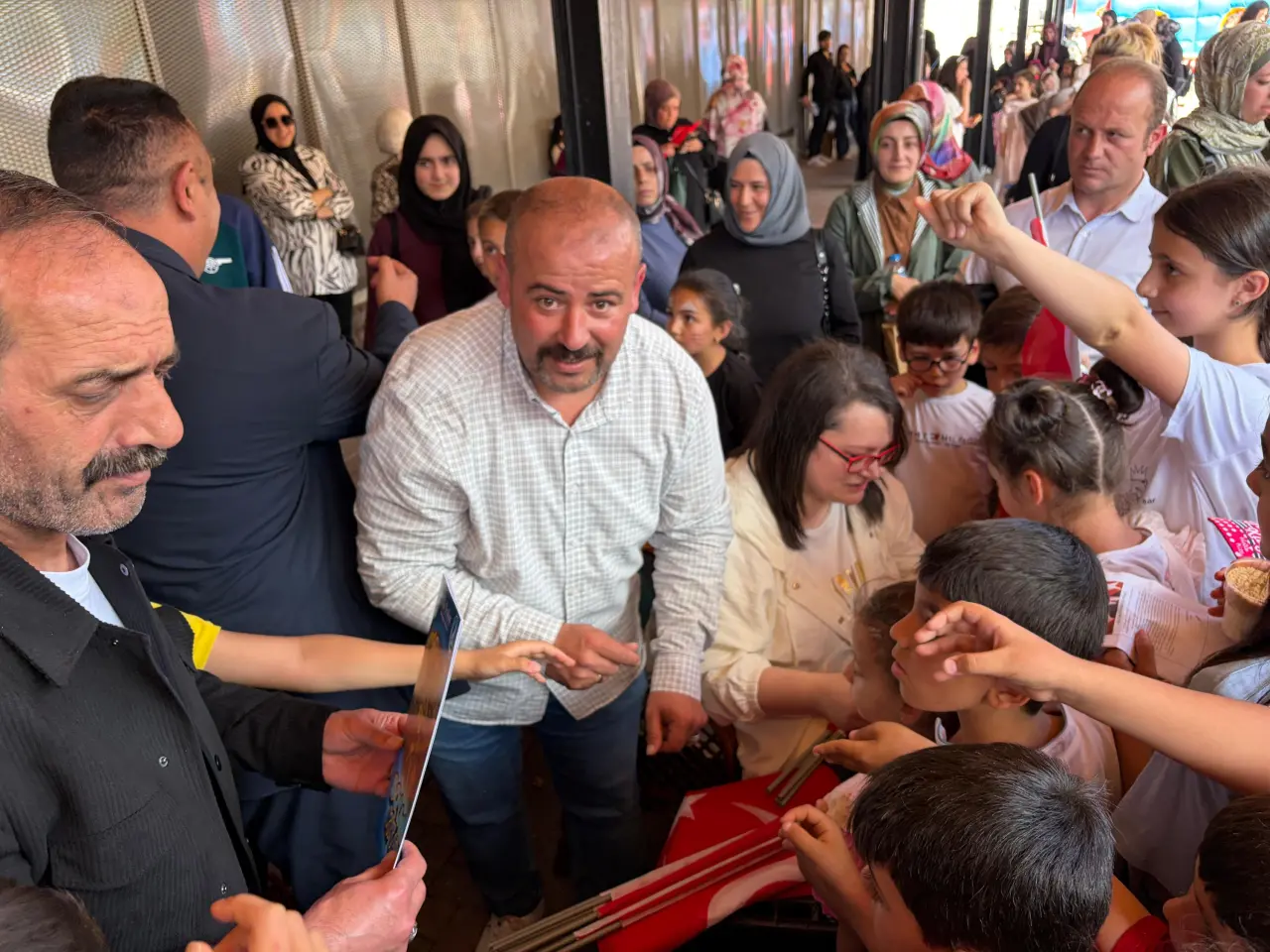 Çocukların Karne Sevinci Ülkü Ocakları'nda Taçlandı 4