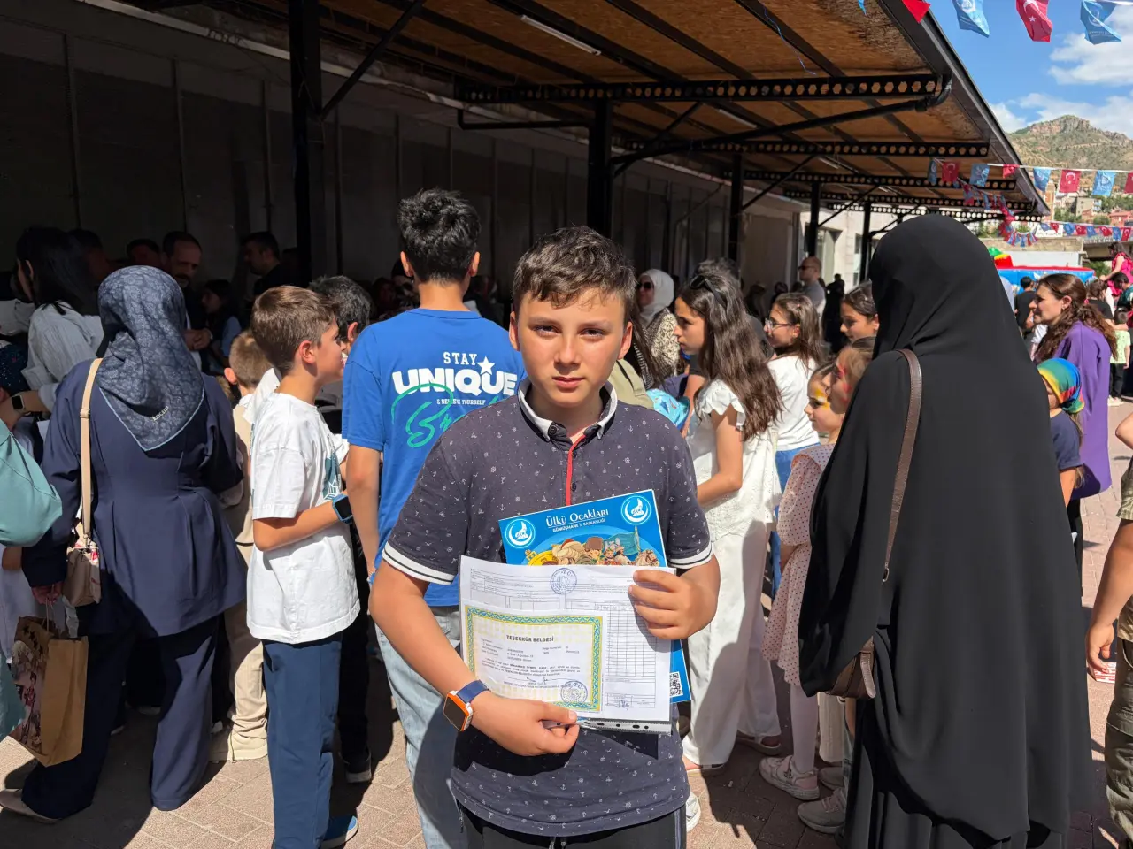 Çocukların Karne Sevinci Ülkü Ocakları'nda Taçlandı 3