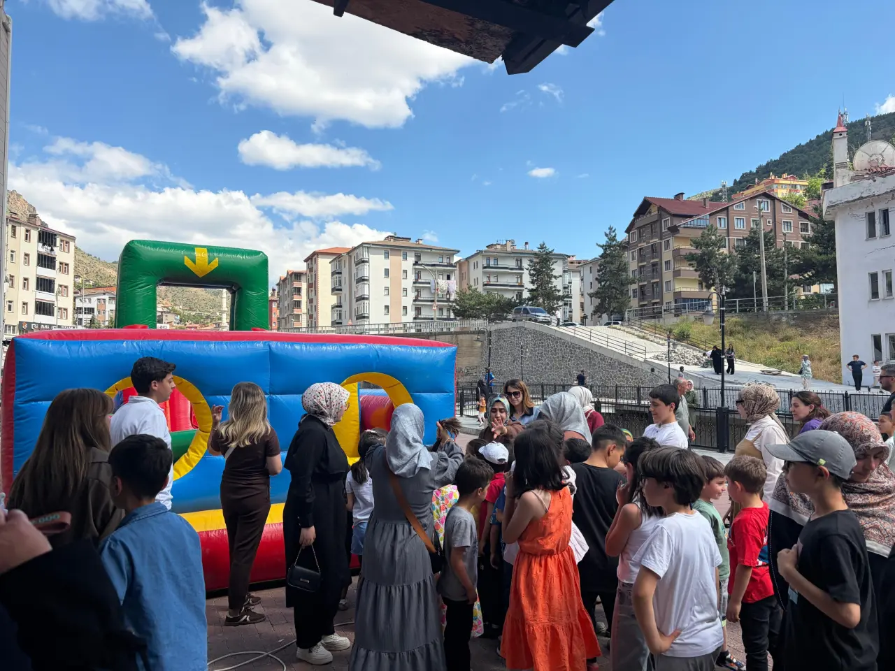 Çocukların Karne Sevinci Ülkü Ocakları'nda Taçlandı 21