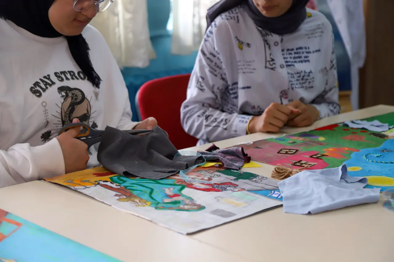 Ünlü "Çığlık" tablosunu fermuar ve kumaş atıklarıyla yeniden tasarladı 27