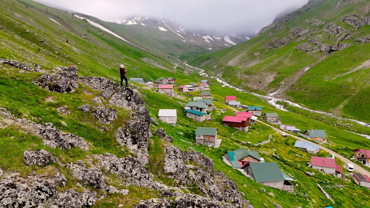 Görenler Alpler Sanıyor Ama Burası Gümüşhane! Gümüşhane'deki O Yayla Ziyaretçilerini Büyülüyor 20