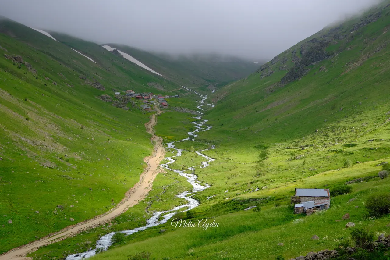 Görenler Alpler Sanıyor Ama Burası Gümüşhane! Gümüşhane'deki O Yayla Ziyaretçilerini Büyülüyor 13