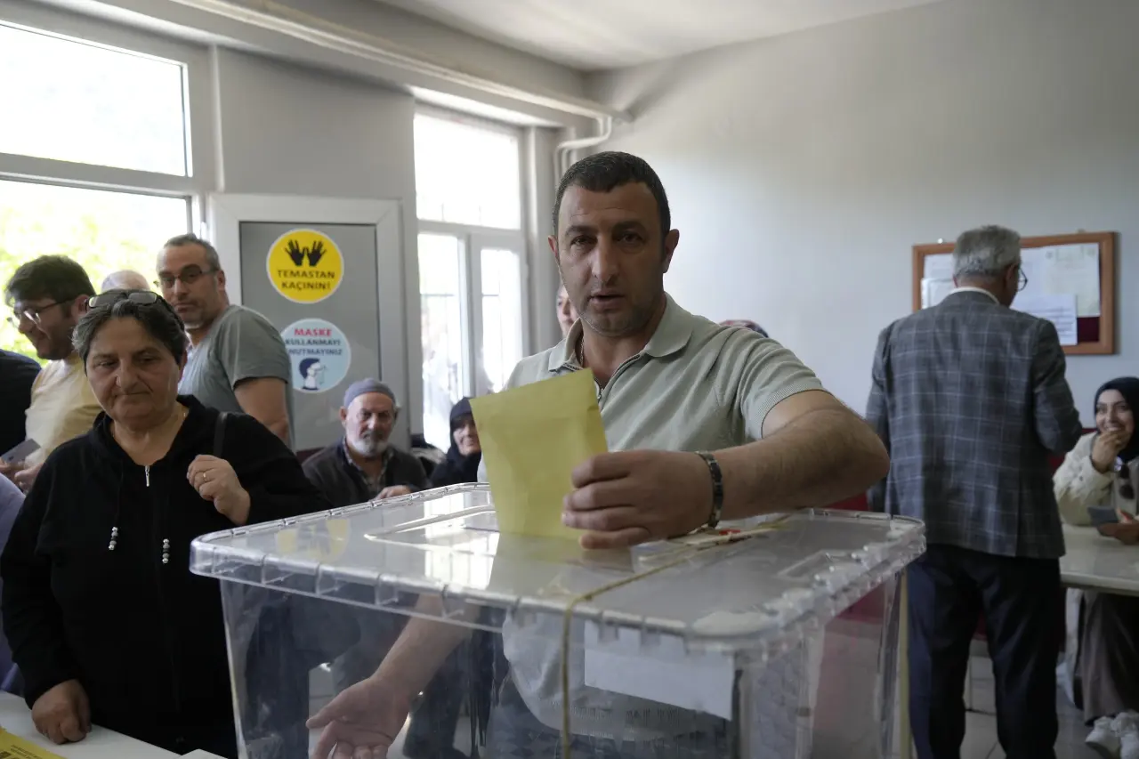 Gümüşhane Tekke Beldesinde Tarihi Ara Seçim: Sandıklar Kuruldu, Oy Verme İşlemi Başladı 3
