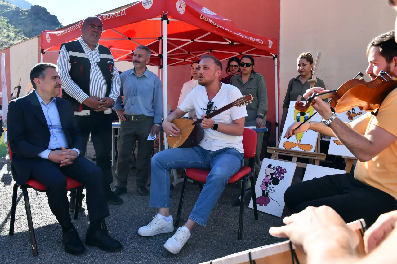 Gümüşhane Yenişehir Stadyumu Şenlik Alanına Döndü 12