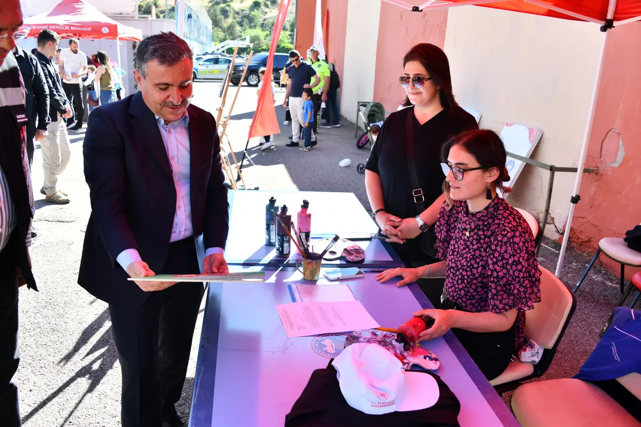 Gümüşhane Yenişehir Stadyumu Şenlik Alanına Döndü 1