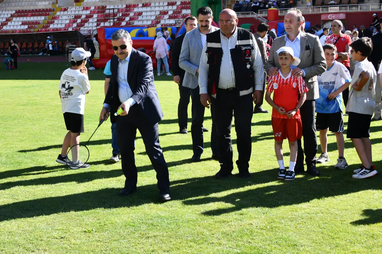 Gümüşhane Yenişehir Stadyumu Şenlik Alanına Döndü 9