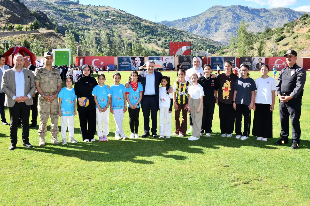 Gümüşhane Yenişehir Stadyumu Şenlik Alanına Döndü 5