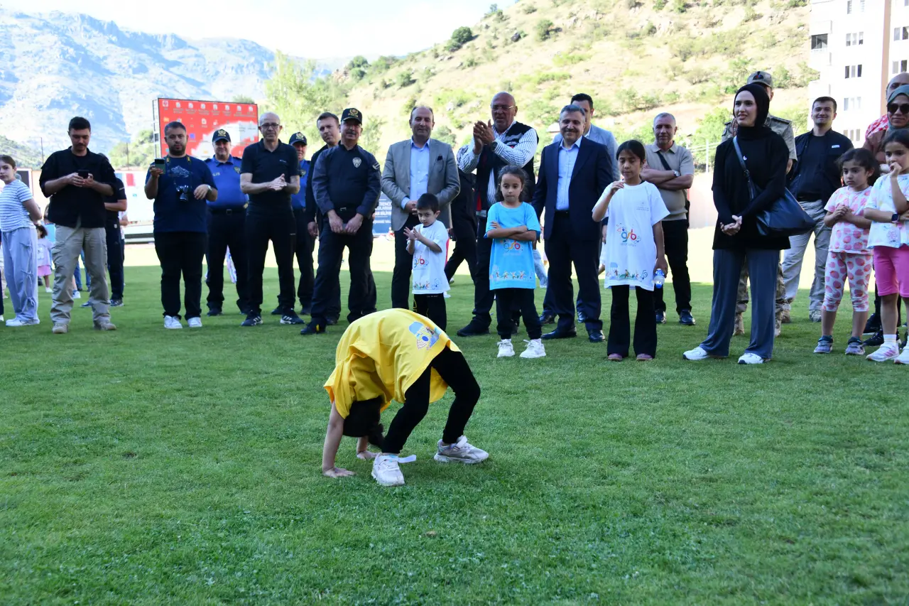 Gümüşhane Yenişehir Stadyumu Şenlik Alanına Döndü 10