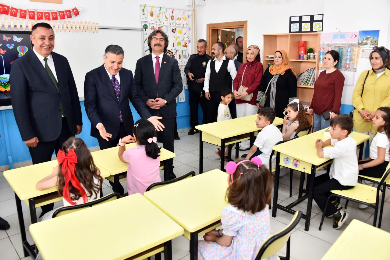 Gümüşhane'de 17 bin 183 öğrenci karne sevinci yaşadı 12