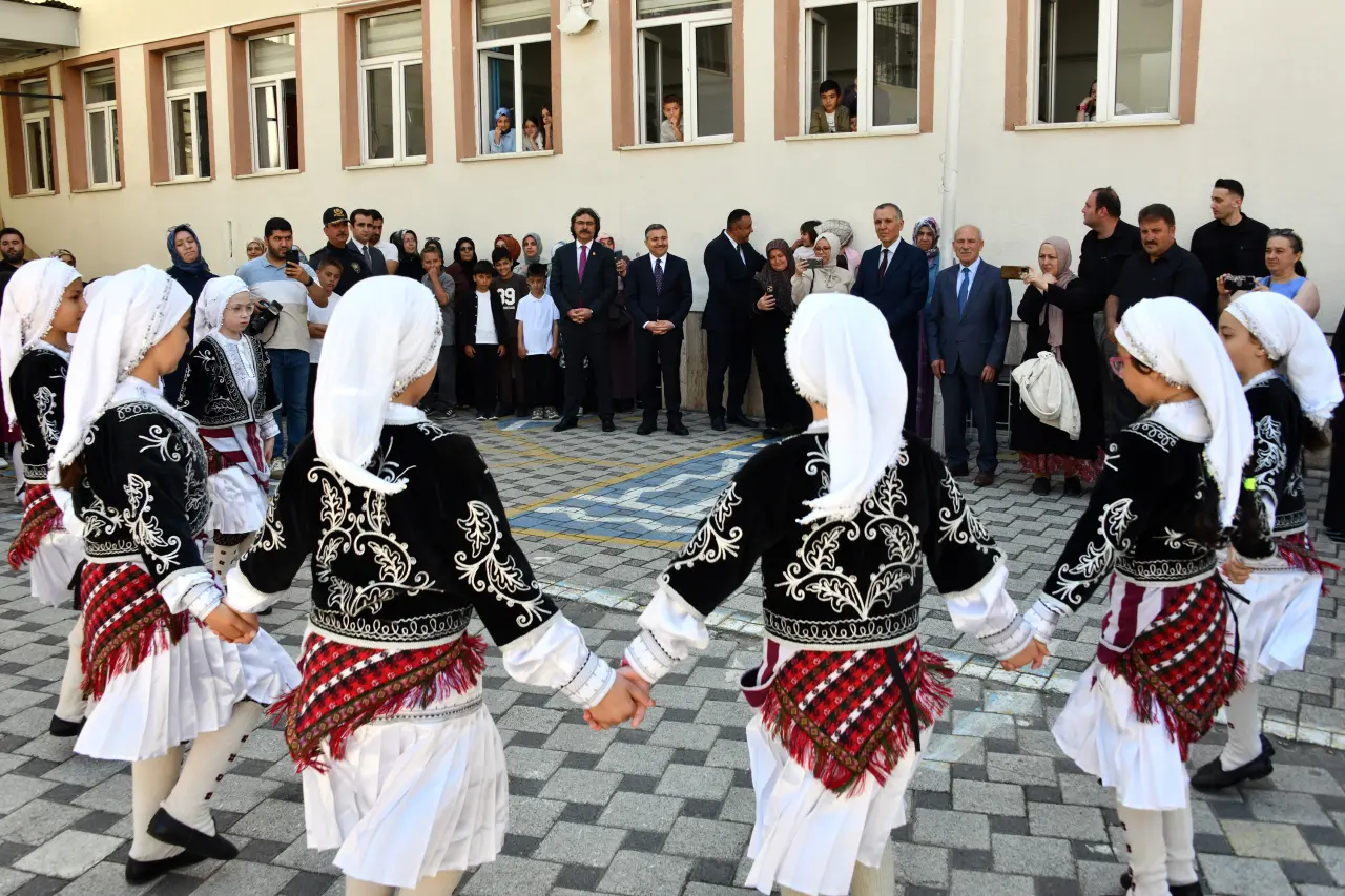 Gümüşhane'de 17 bin 183 öğrenci karne sevinci yaşadı 5