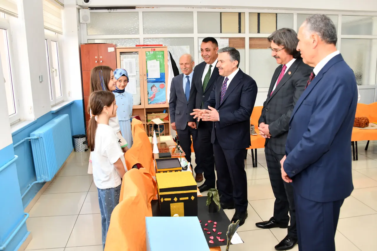 Gümüşhane'de 17 bin 183 öğrenci karne sevinci yaşadı 6