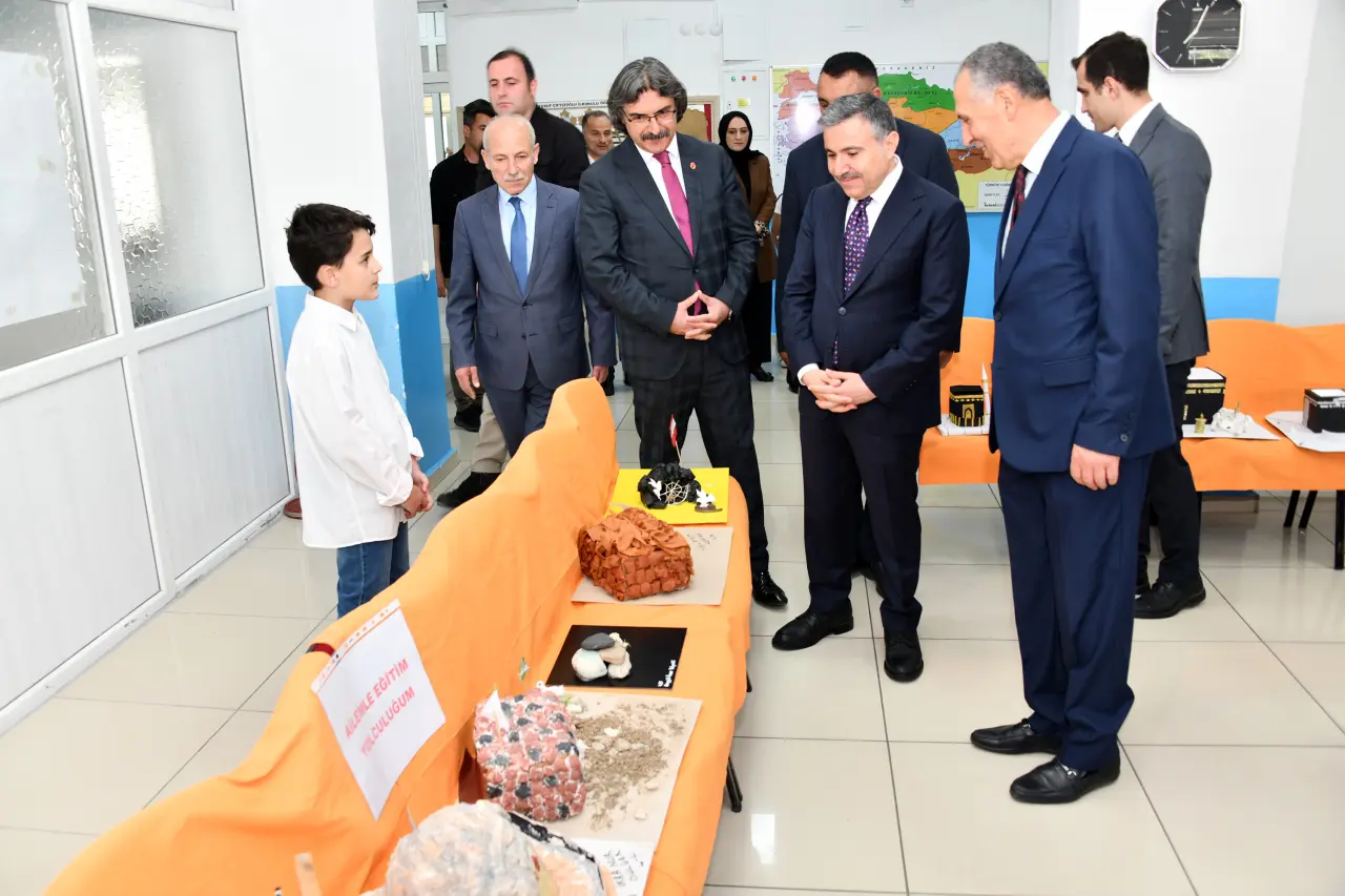 Gümüşhane'de 17 bin 183 öğrenci karne sevinci yaşadı 9