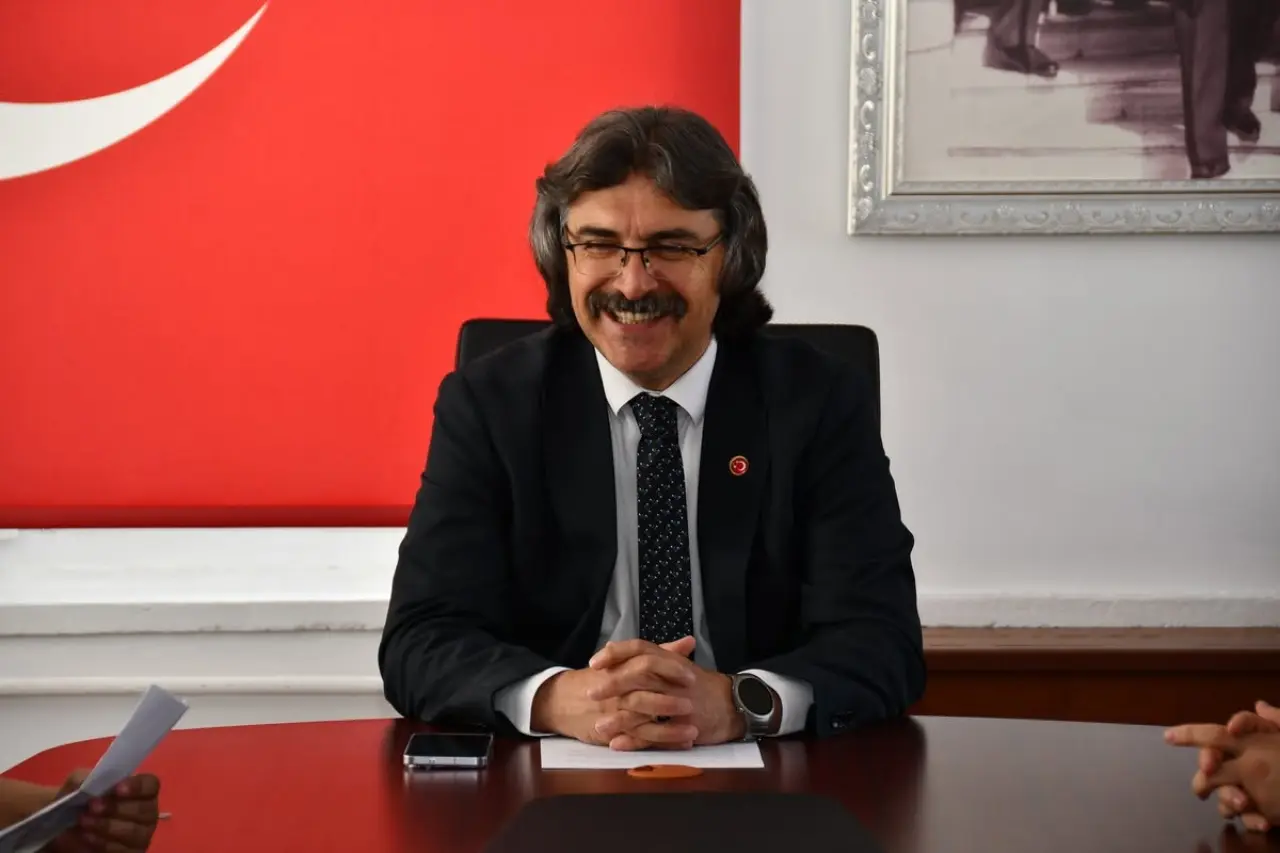 Gümüşhane'de Bilimin Öncüsü Öğretmenlere Plaket Verildi 4