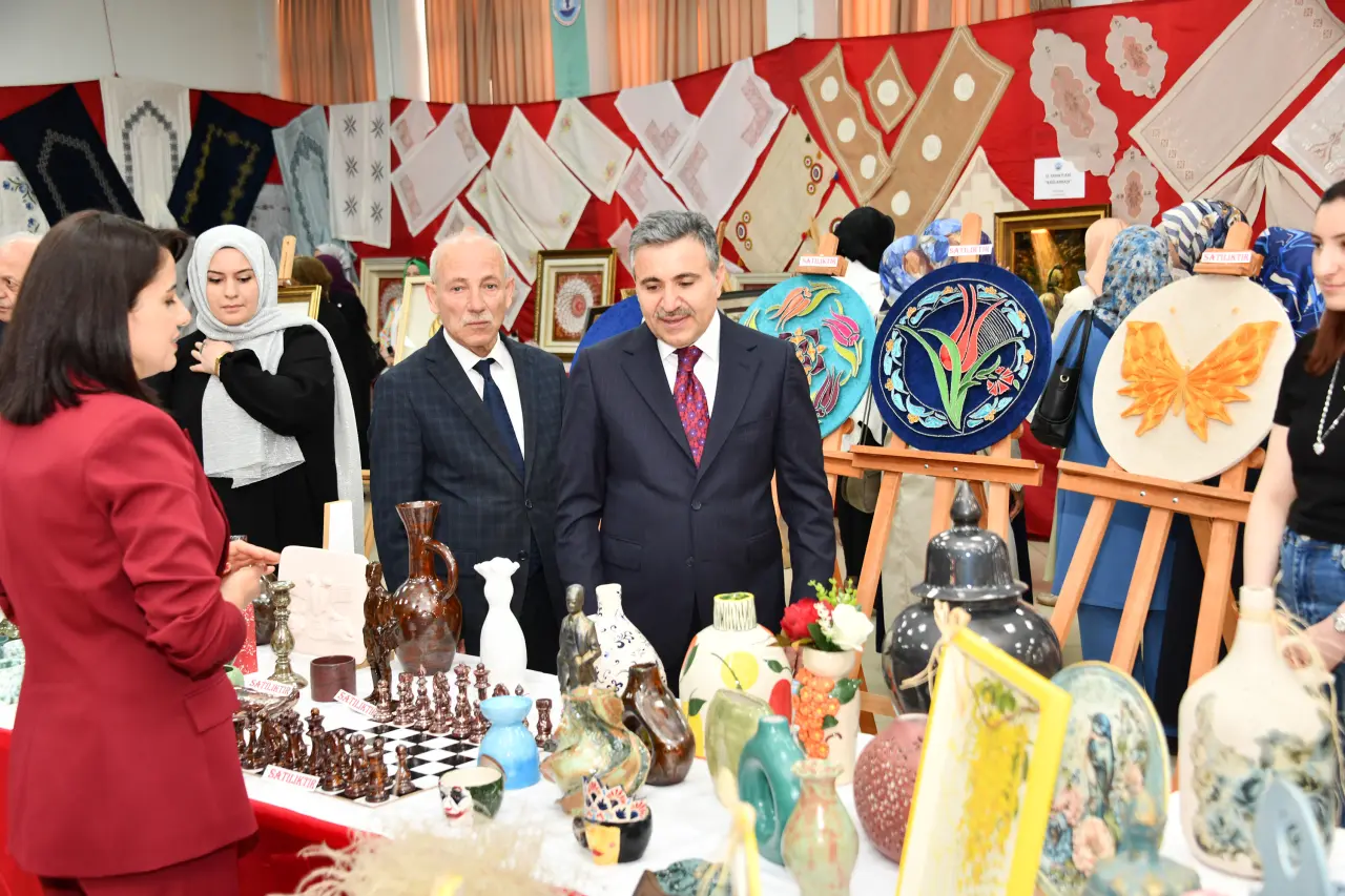 Gümüşhane'de Binlerce Kursiyerin El Emeği Göz Nuru Görücüye Çıktı! 44
