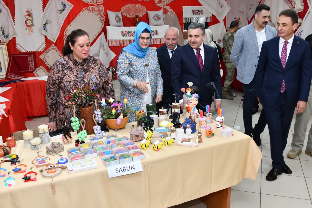 Gümüşhane'de Binlerce Kursiyerin El Emeği Göz Nuru Görücüye Çıktı! 20